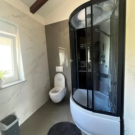 Apartman House Femini Marinići