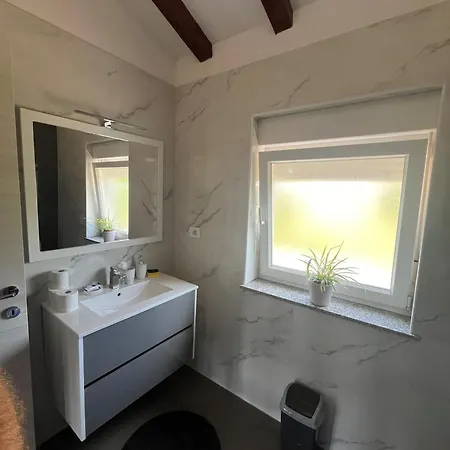 House Femini Apartman *